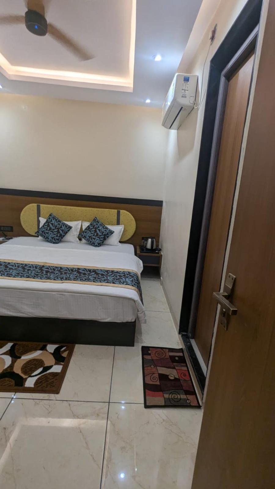 Hotel Shakuntla Palace - 400 Meters Away From Vishnu Pad Temple 7 Mins Walk Gaya Exterior foto