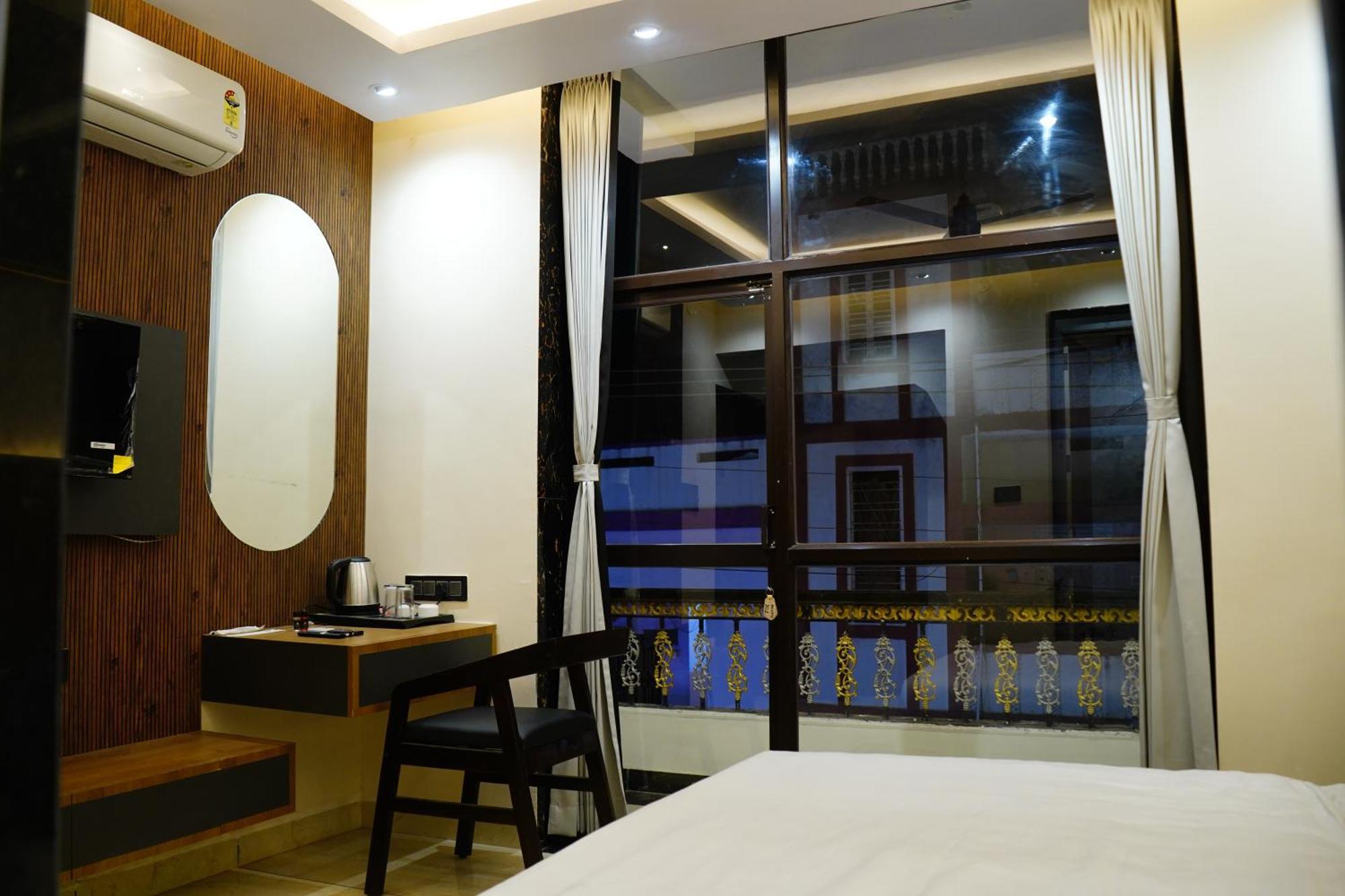 Hotel Shakuntla Palace - 400 Meters Away From Vishnu Pad Temple 7 Mins Walk Gaya Exterior foto