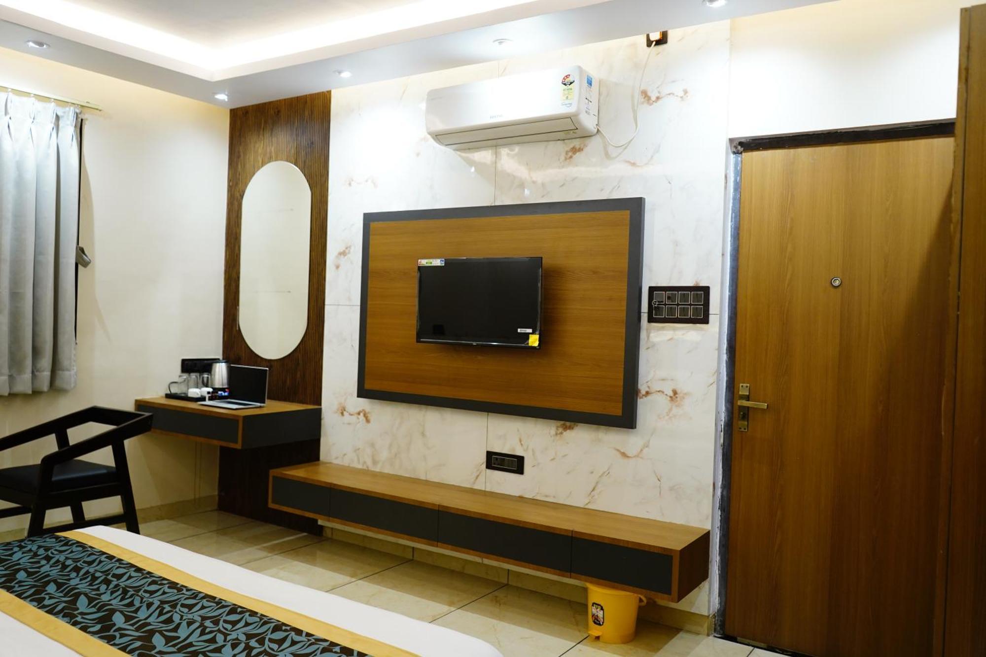 Hotel Shakuntla Palace - 400 Meters Away From Vishnu Pad Temple 7 Mins Walk Gaya Exterior foto