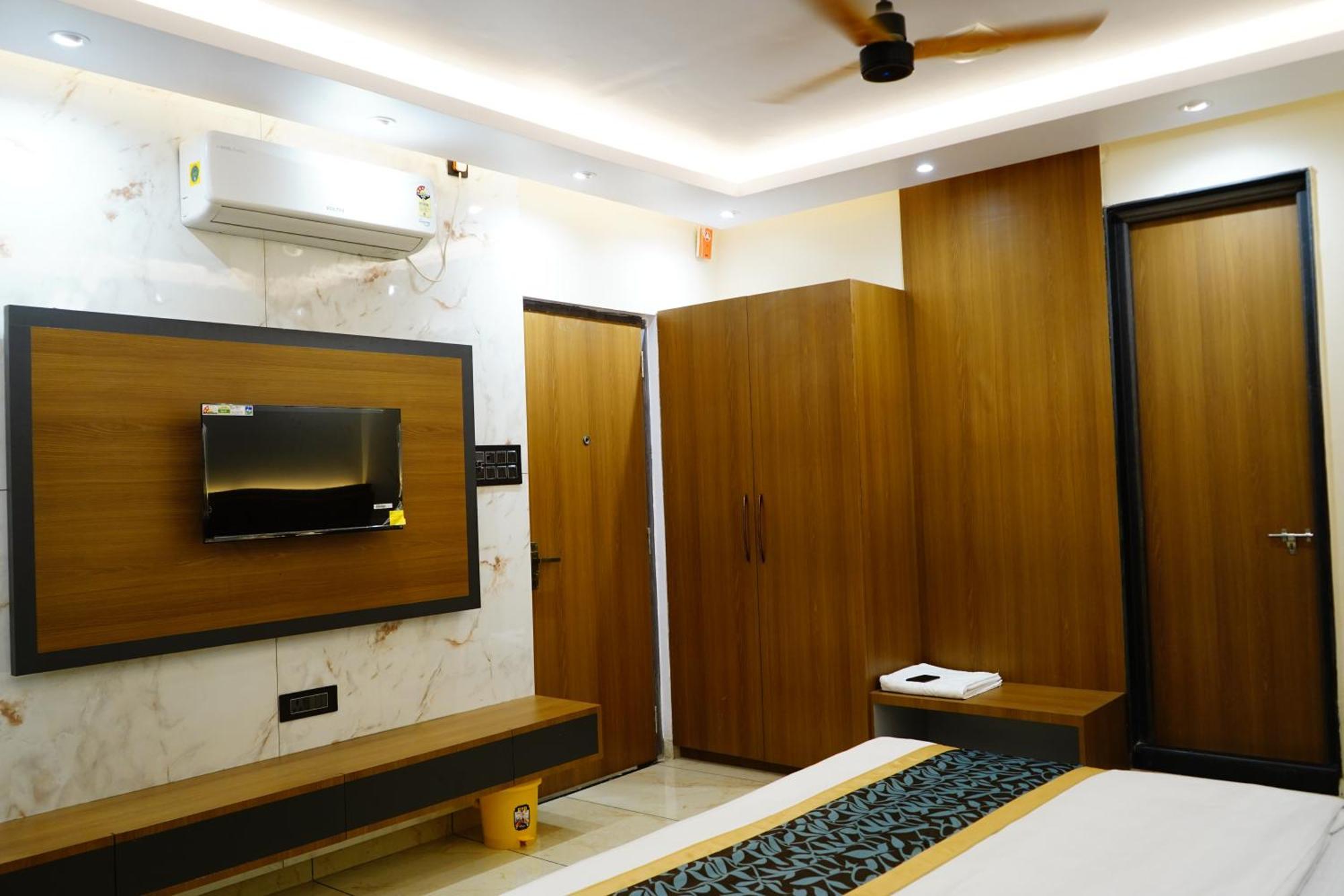 Hotel Shakuntla Palace - 400 Meters Away From Vishnu Pad Temple 7 Mins Walk Gaya Exterior foto